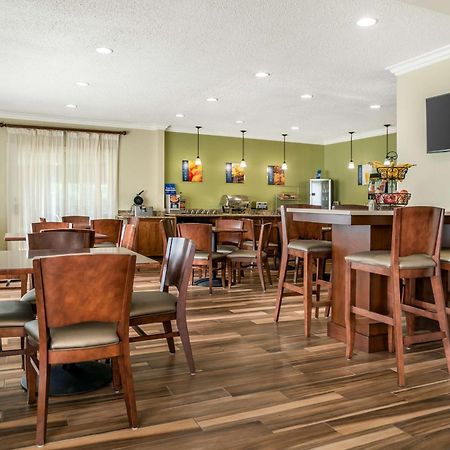 Best Western Of Hartland Екстериор снимка