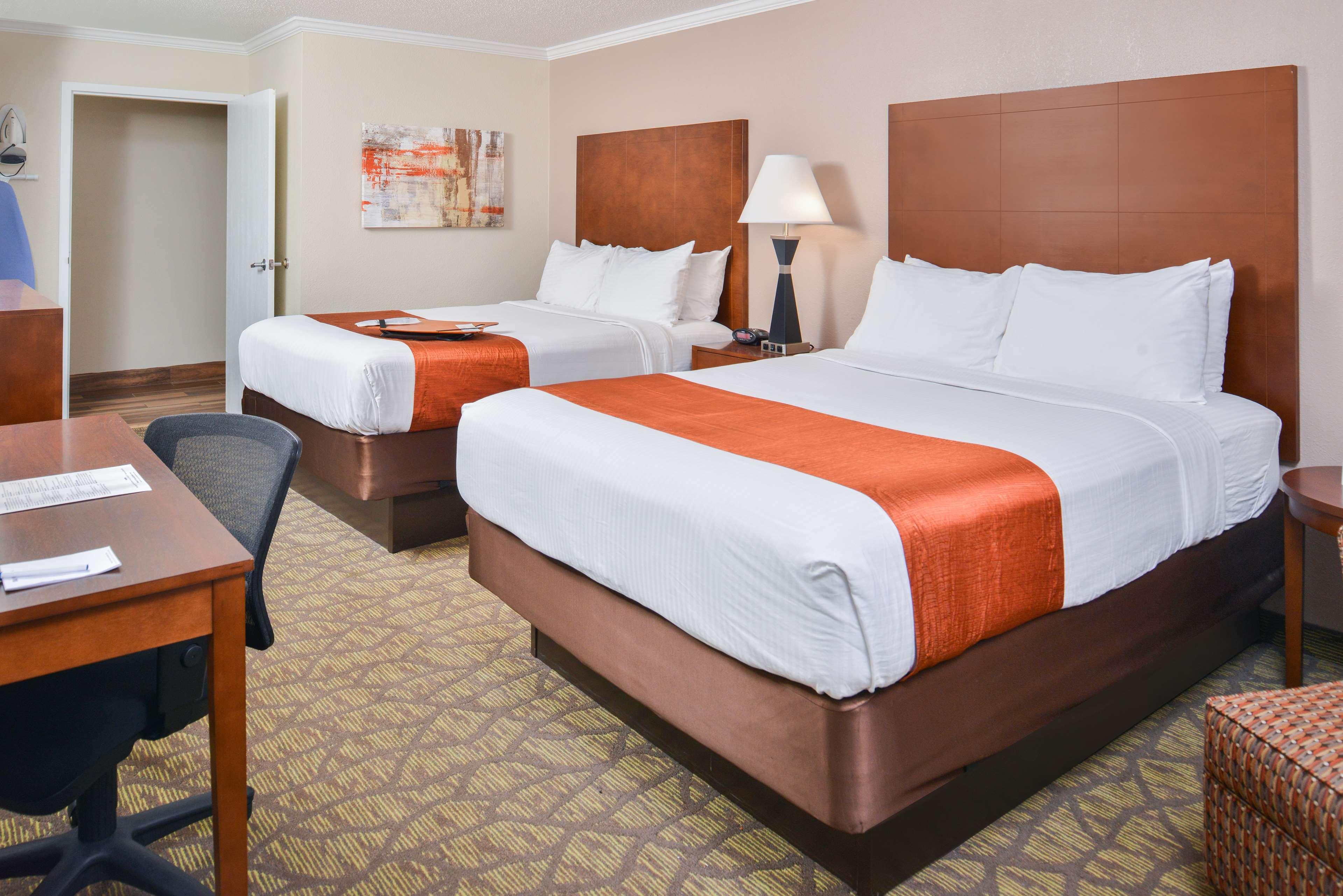 Best Western Of Hartland Екстериор снимка