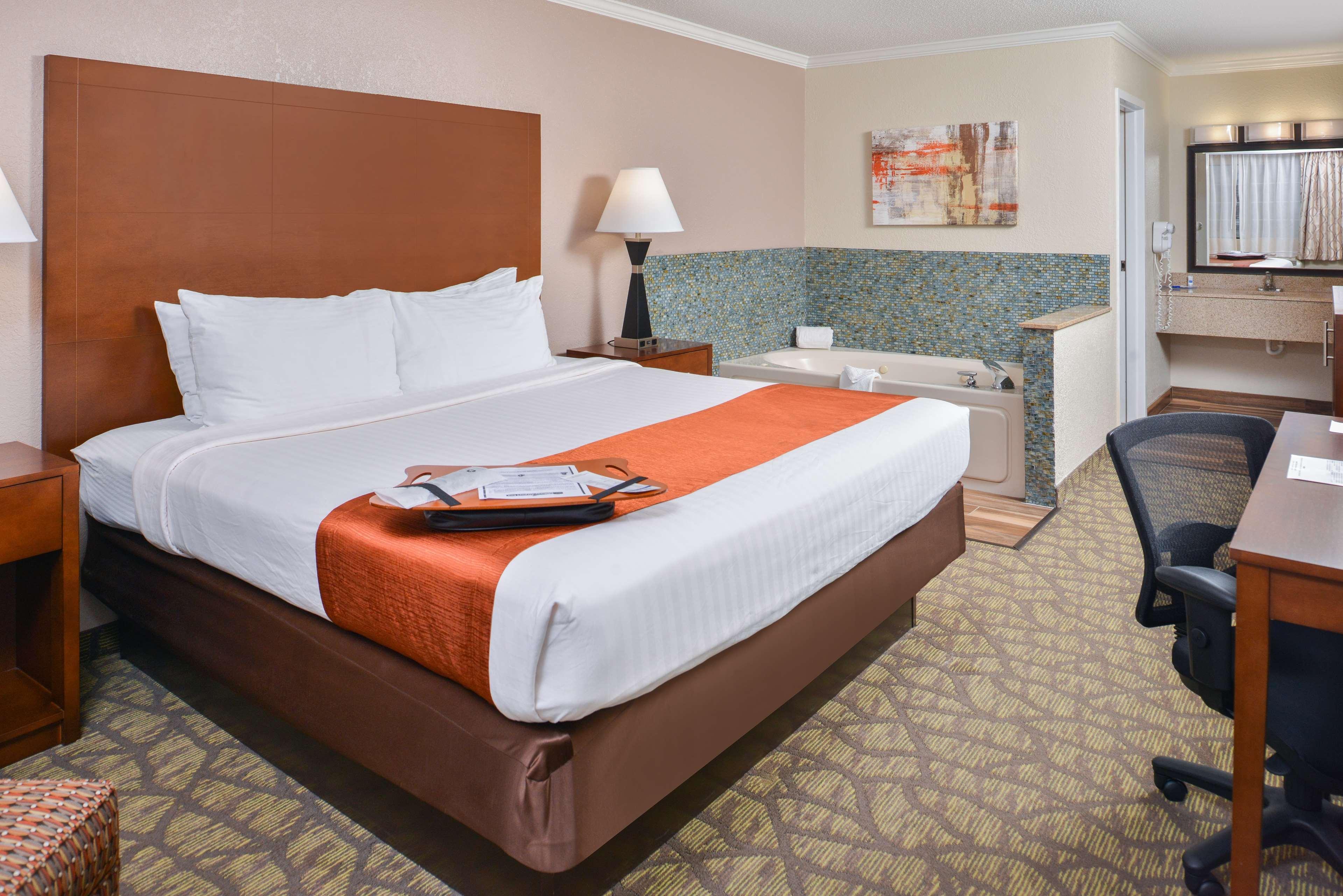 Best Western Of Hartland Екстериор снимка