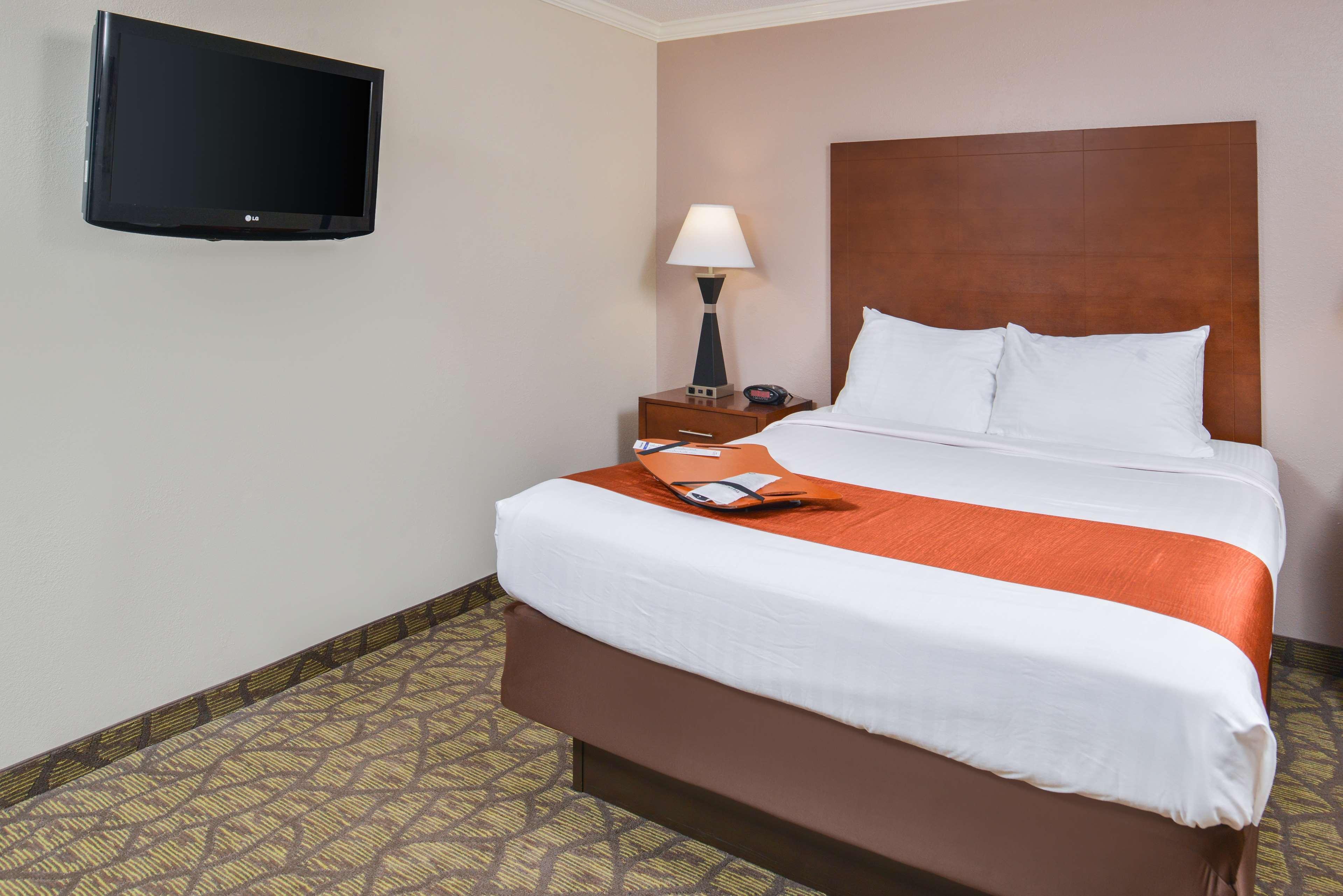 Best Western Of Hartland Екстериор снимка