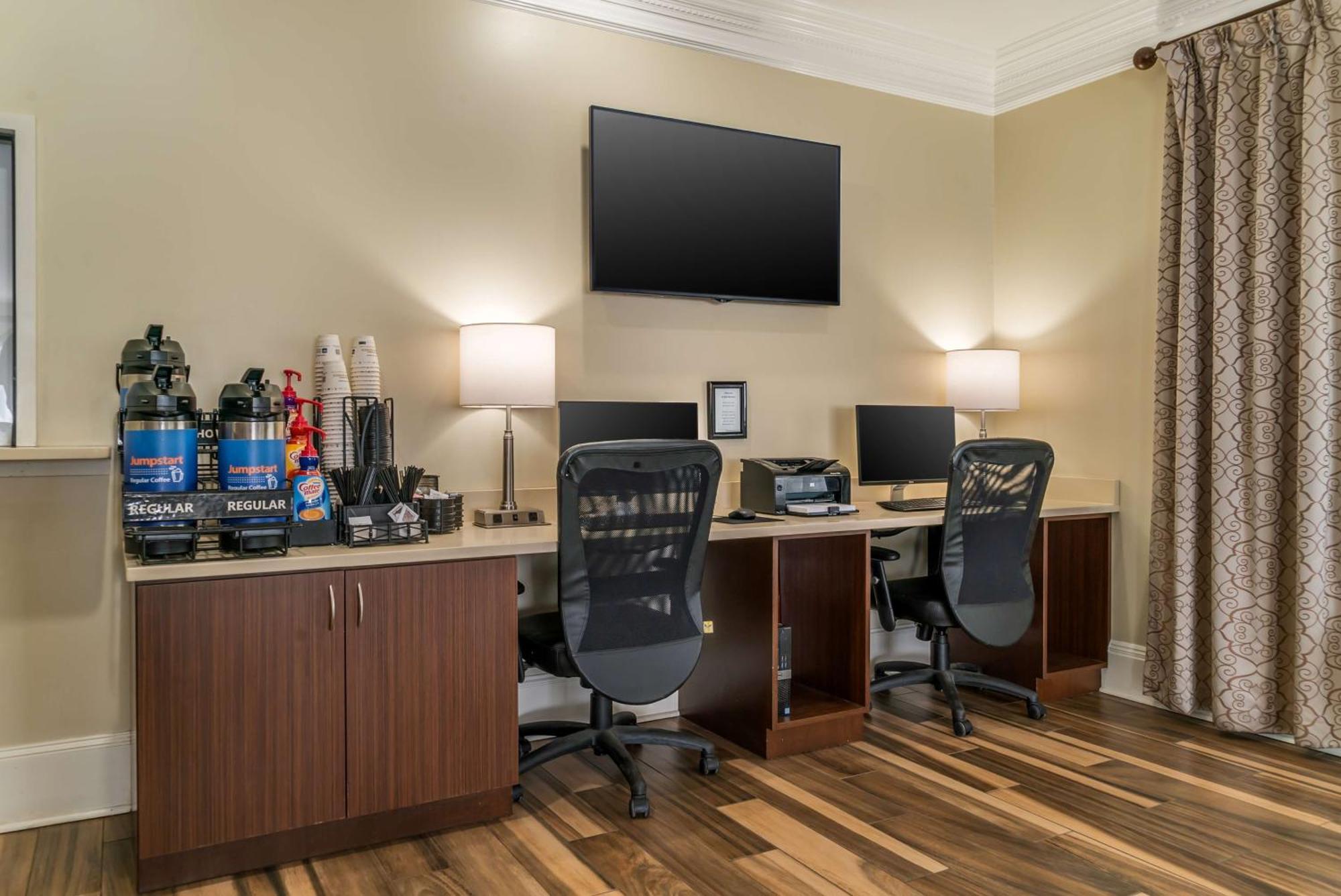 Best Western Of Hartland Екстериор снимка