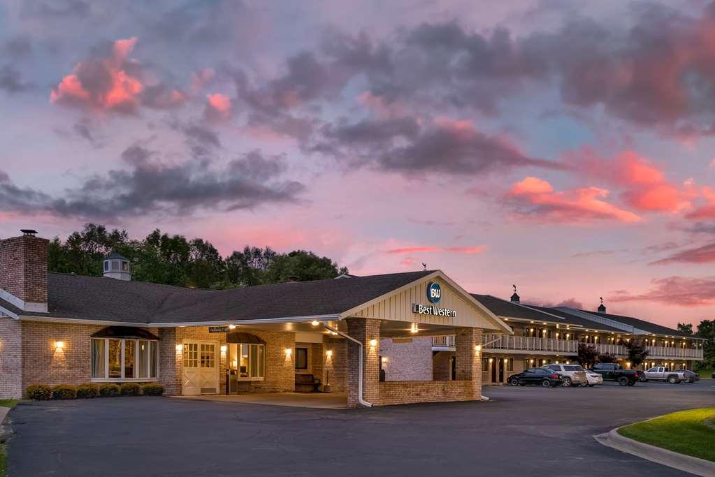 Best Western Of Hartland Екстериор снимка