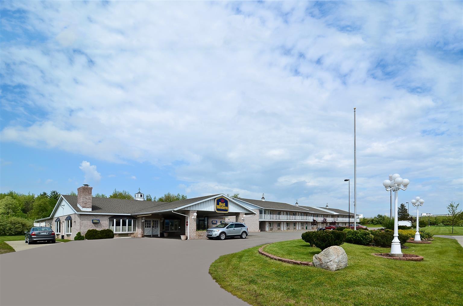 Best Western Of Hartland Екстериор снимка